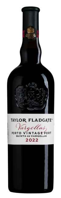 TASTING NOTE

Deep purple black with a narrow magenta rim. Exuberant, powerful, fresh blackcurrant and cherry nose. Finesse, elegance and poise with a linear push of woodland fruit, hints of plum...