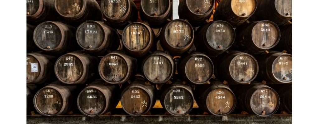 Licenciado em Engenharia Alimentar, pela Universidade Católica do Porto, Francisco fez a primeira vindima no Douro em 1990 (Espumante...