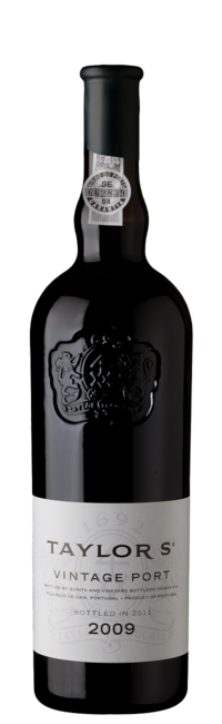 A vintage Port wine which manages to combine the massive structure and powerful fruitiness of the 2009 harvest with elegance, poise and...